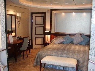 Queen Mary 2 Luxury